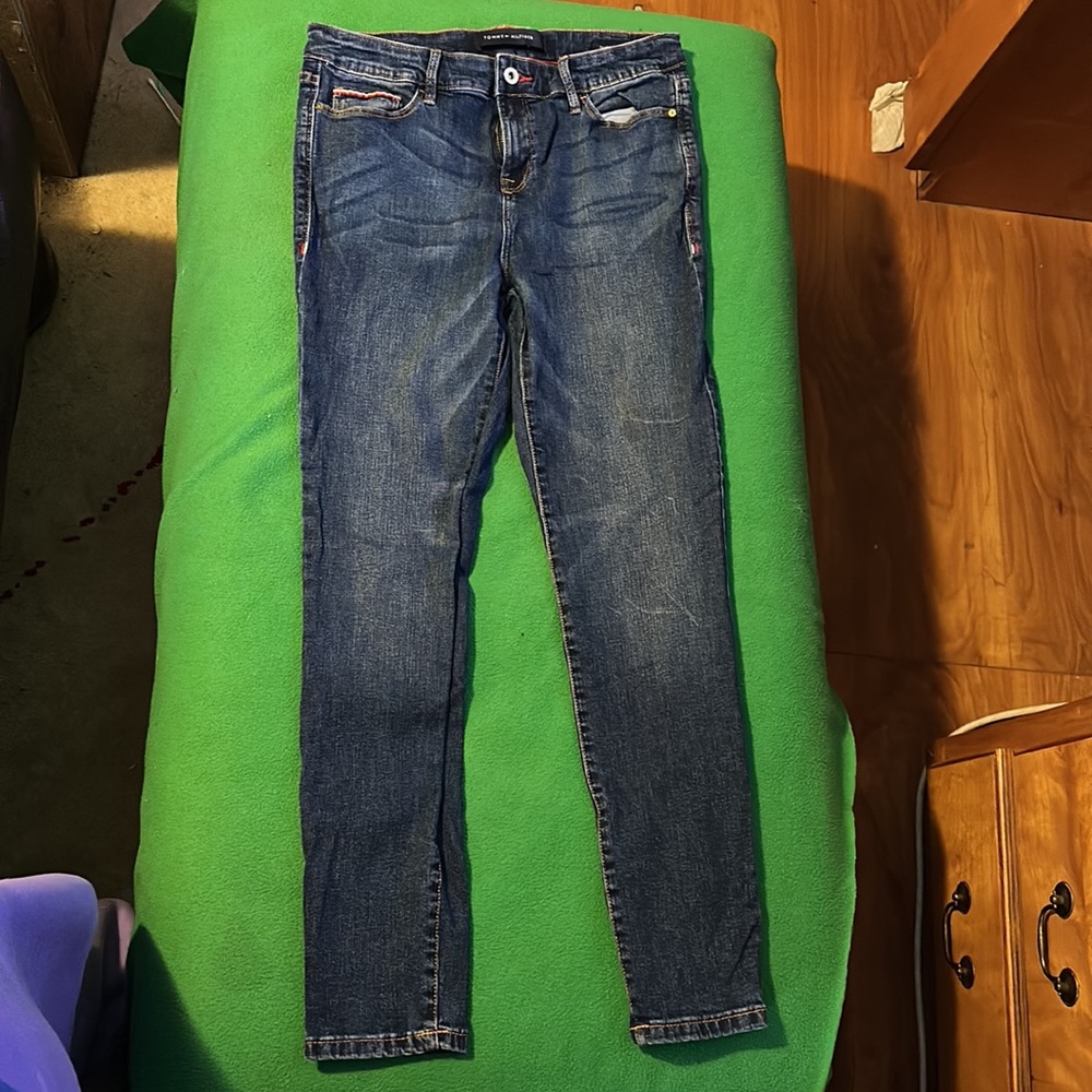 Tommy Hilfiger Raleigh high rise jeans. size 4